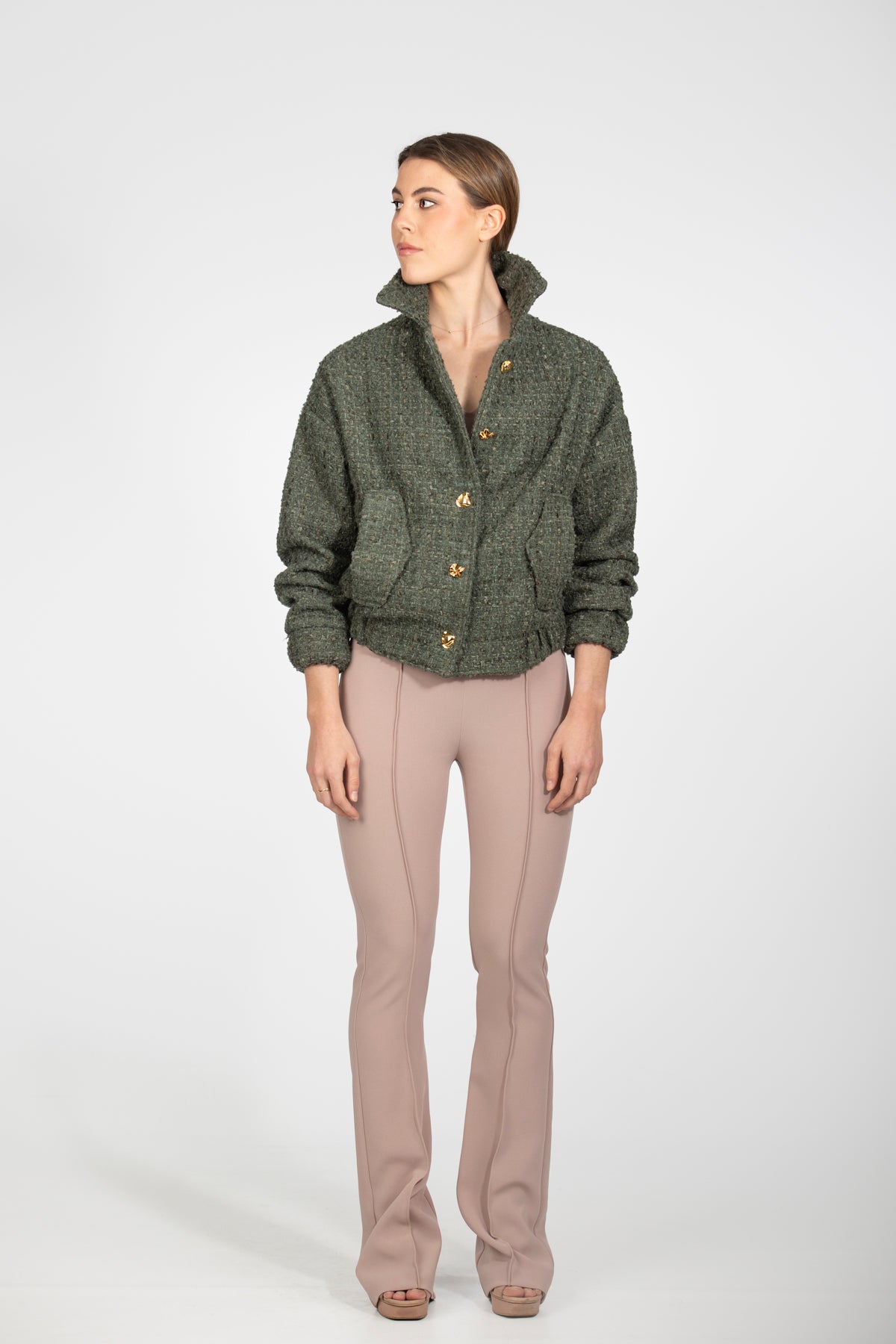 Tweed verde musgo con textura rústica y botones dorados - Kūpa