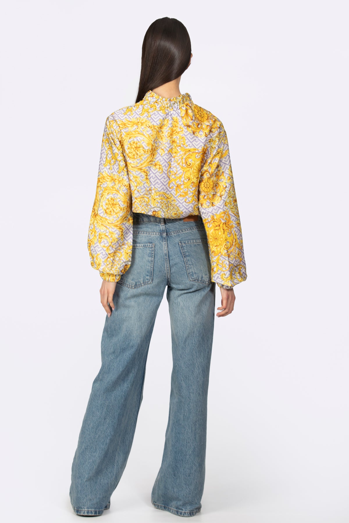 Bomber en seda estampado italiano en oro y lila, atrás - Kūpa